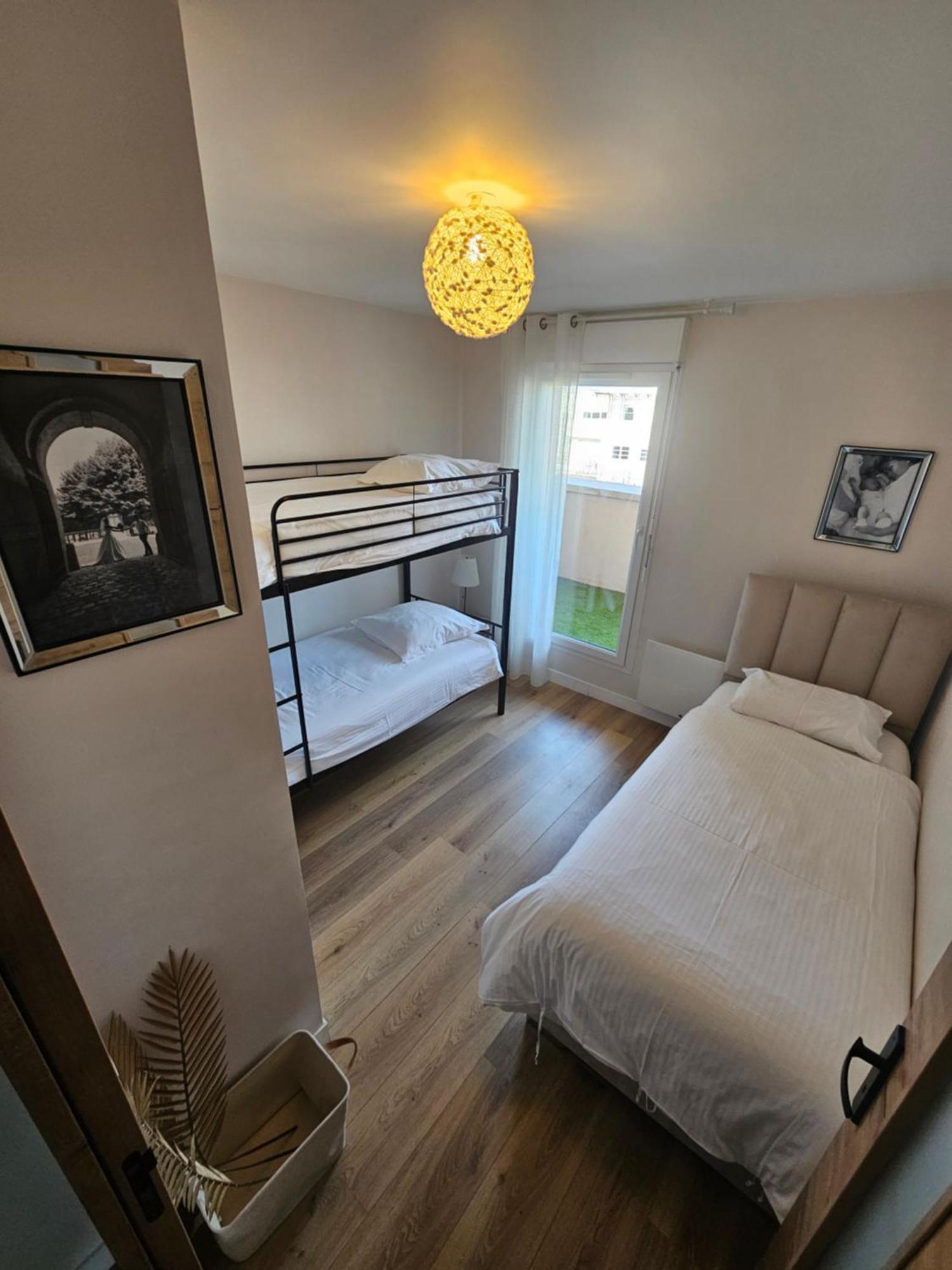 Stylish Rooftop Avec Terrasse A 2Pas De Disney Paris Монтеврен Екстер'єр фото