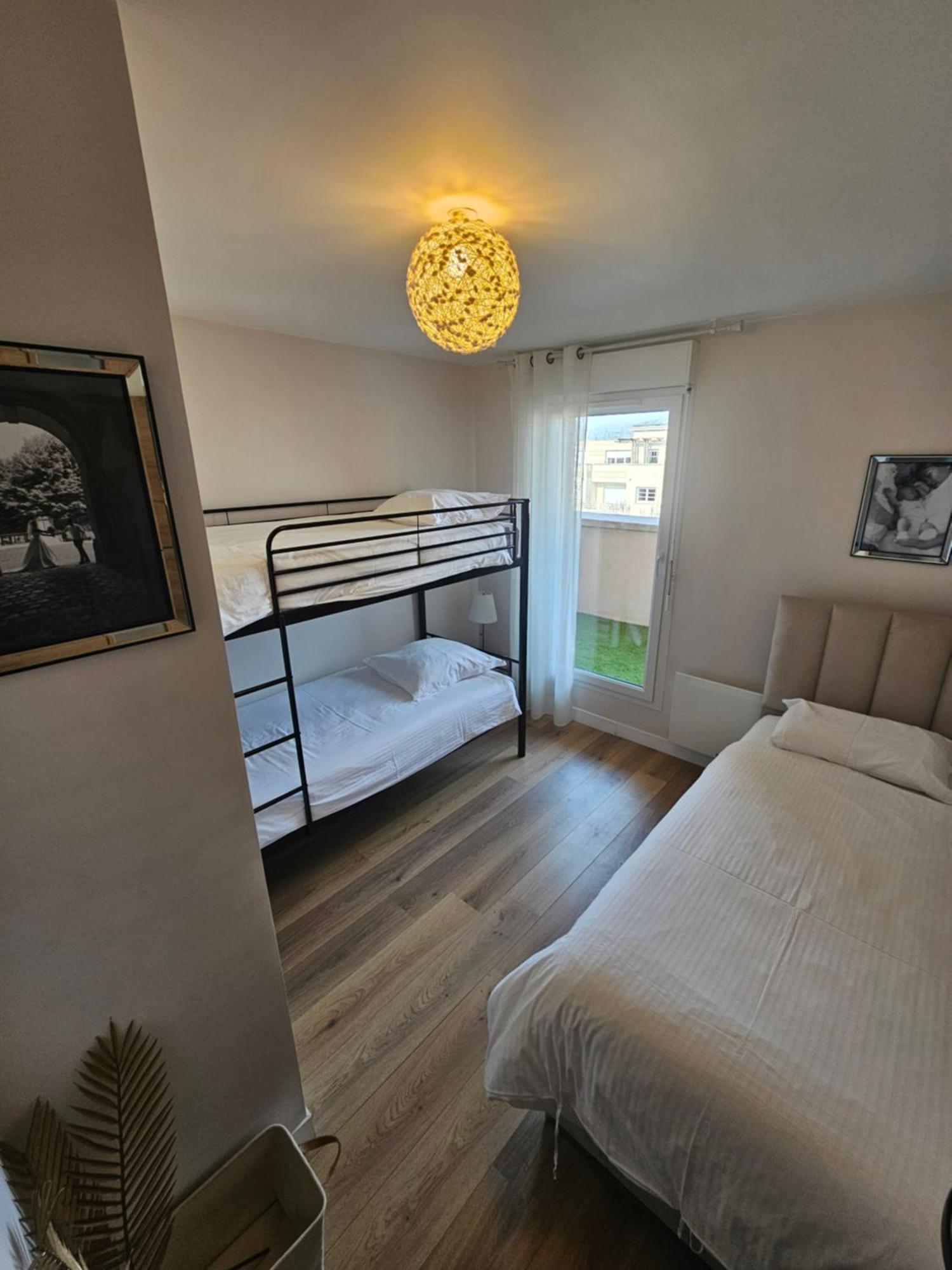 Stylish Rooftop Avec Terrasse A 2Pas De Disney Paris Монтеврен Екстер'єр фото